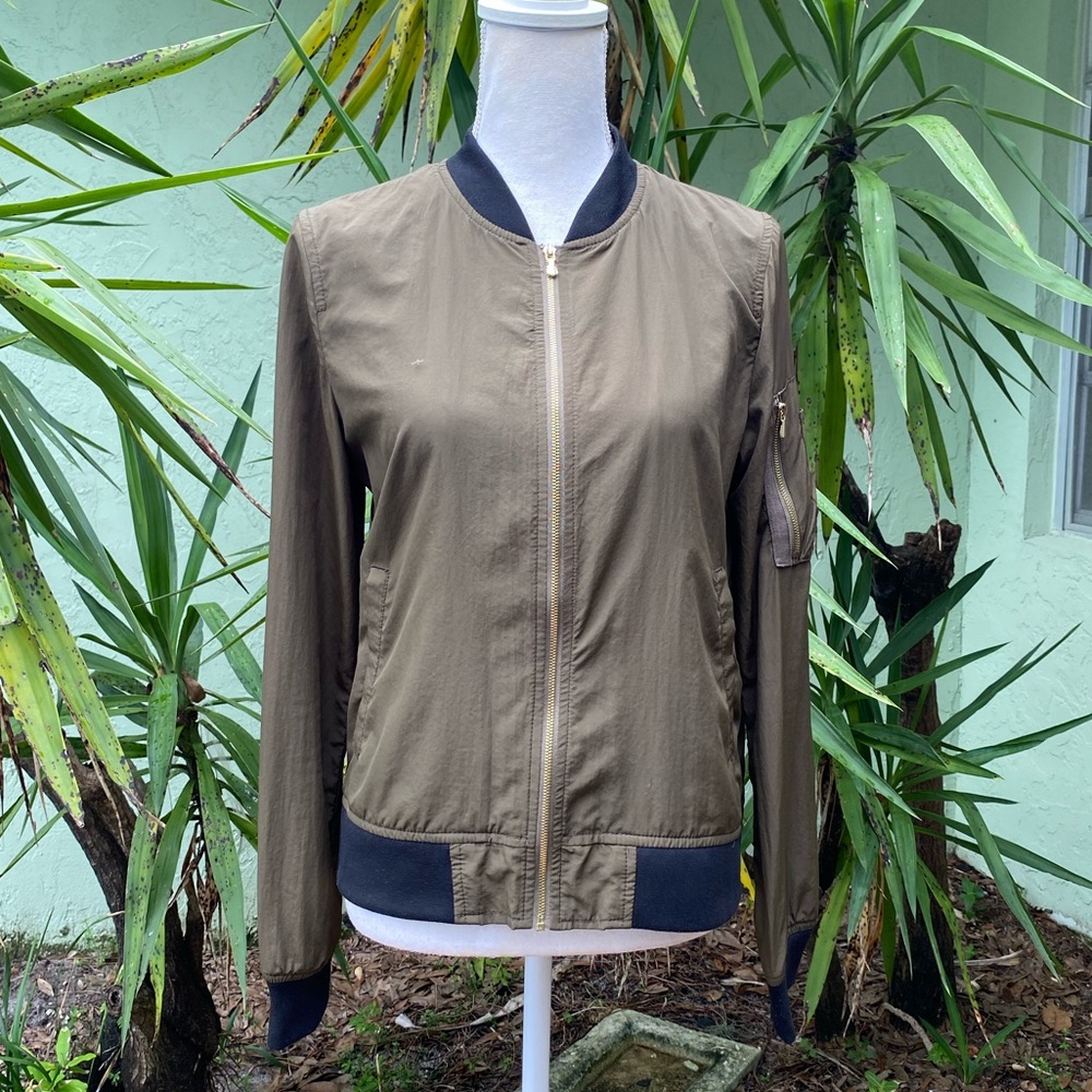 Light Jacket - Picture 2 of 9
